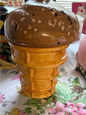 Ceramic Ice Cream Cone Trinket Jar - Brown & Mustard Yellow